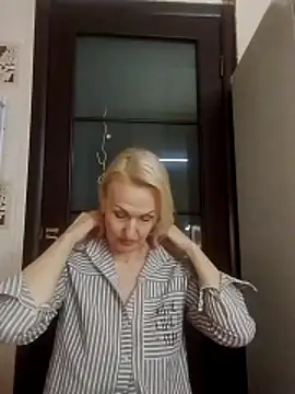 Snapshot of MichelleSolis chatting on March 14, 2026, 5:51 pm MichelleSolis online show from March 14, 2026, 5:51 pm