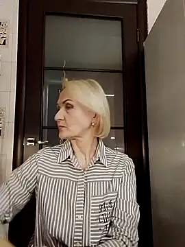 Snapshot of MichelleSolis chatting on March 15, 2026, 2:23 pm MichelleSolis online show from March 15, 2026, 2:23 pm