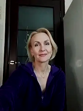 Snapshot of MichelleSolis chatting on April 2, 2026, 7:33 pm MichelleSolis online show from April 2, 2026, 7:33 pm