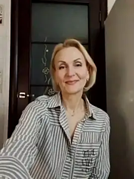 Snapshot of MichelleSolis chatting on April 6, 2026, 6:42 pm MichelleSolis online show from April 6, 2026, 6:42 pm