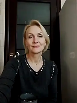 Snapshot of MichelleSolis chatting on April 9, 2026, 3:28 pm MichelleSolis online show from April 9, 2026, 3:28 pm