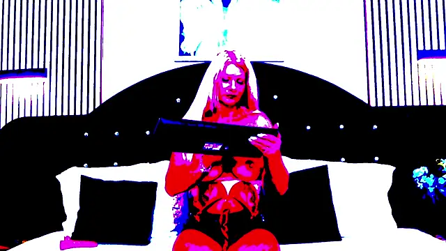 Snapshot of TatianaNova chatting on April 21, 2026, 4:19 am TatianaNova online show from April 21, 2026, 4:19 am