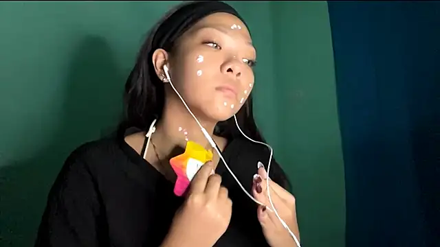 Snapshot of TerisaYellow chatting on February 16, 2026, 1:07 pm TerisaYellow online show from February 16, 2026, 1:07 pm