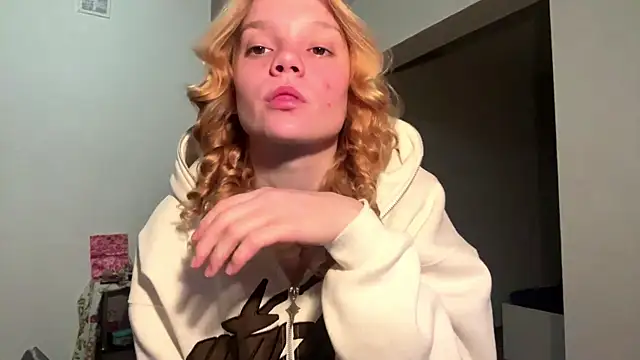 Tiffany Muse online show from April 9, 2026, 1:16 am