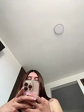 Snapshot of alison_parkerr26 chatting on February 21, 2026, 7:15 pm alison parkerr26 online show from February 21, 2026, 7:15 pm