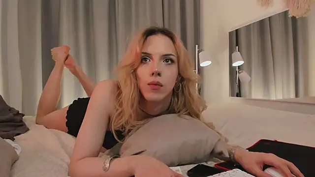 Snapshot of Tiffany__King chatting on April 6, 2026, 4:46 am Tiffany King online show from April 6, 2026, 4:46 am