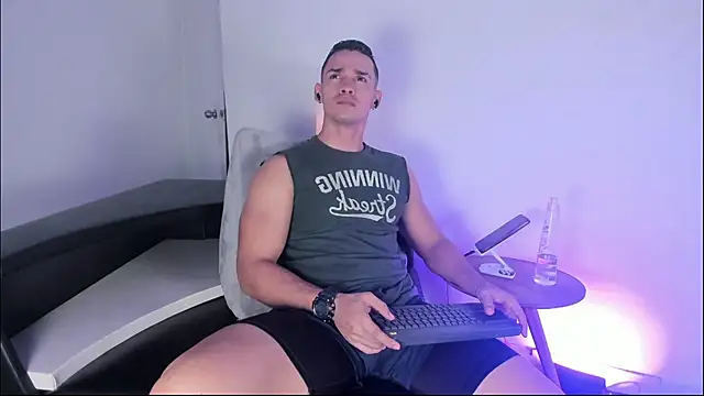 Snapshot of CRISTHIAN_WOLF1 chatting on May 21, 2026, 8:16 pm CRISTHIAN WOLF1 online show from May 21, 2026, 8:16 pm