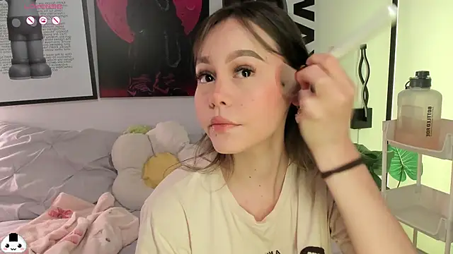 Hey lucy   online show from April 13, 2026, 11:37 am