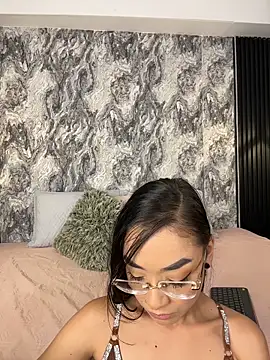 Mialarouse online show from February 10, 2026, 7:40 pm