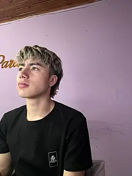 AlexanderCollman2 online show from April 11, 2026, 12:37 am