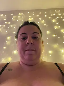 JasmineGlow7 online show from February 19, 2026, 6:59 pm