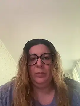 JasmineGlow7 online show from April 19, 2026, 5:23 pm