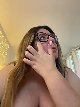 Snapshot of JasmineGlow7 chatting on May 5, 2026, 1:08 pm JasmineGlow7 online show from May 5, 2026, 1:08 pm