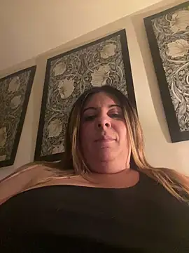 Snapshot of JasmineGlow7 chatting on May 8, 2026, 9:09 pm JasmineGlow7 online show from May 8, 2026, 9:09 pm