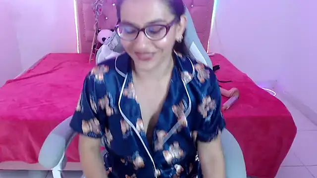 Snapshot of snowhot-69 chatting on May 12, 2026, 9:06 am snowhot-69 online show from May 12, 2026, 9:06 am