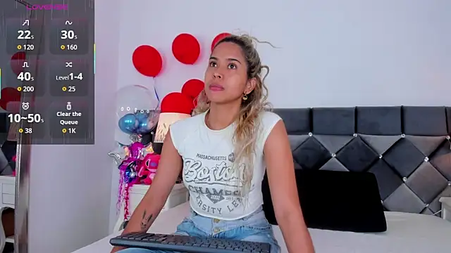  Giorgiina  online show from February 18, 2026, 12:34 pm