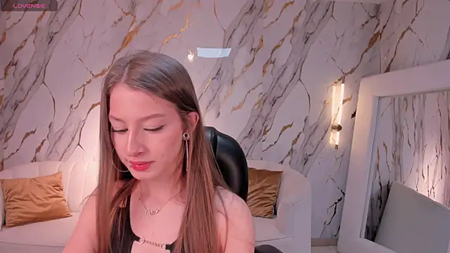 IsabellaMorettiX online show from April 15, 2026, 3:57 am