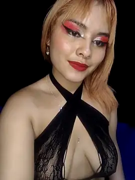 Snapshot of zoe_love18 chatting on February 14, 2026, 6:21 am zoe love18 online show from February 14, 2026, 6:21 am