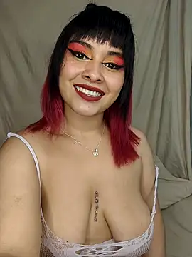 Snapshot of zoe_love18 chatting on March 8, 2026, 4:05 am zoe love18 online show from March 8, 2026, 4:05 am