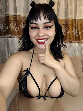 Snapshot of zoe_love18 chatting on March 19, 2026, 4:49 am zoe love18 online show from March 19, 2026, 4:49 am