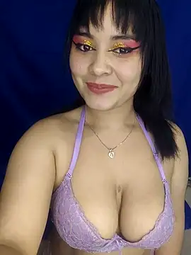 Snapshot of zoe_love18 chatting on March 24, 2026, 4:06 am zoe love18 online show from March 24, 2026, 4:06 am