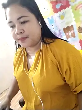 Snapshot of biggbooty15 chatting on February 10, 2026, 1:43 am biggbooty15 online show from February 10, 2026, 1:43 am