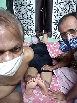 HoneyHush online show from February 28, 2026, 5:47 pm