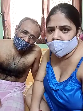 HoneyHush online show from March 7, 2026, 9:39 am