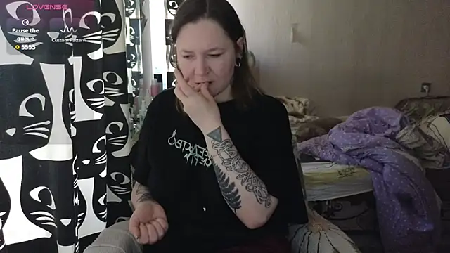 Snapshot of Ozalin_ chatting on April 20, 2026, 9:34 am Ozalin online show from April 20, 2026, 9:34 am
