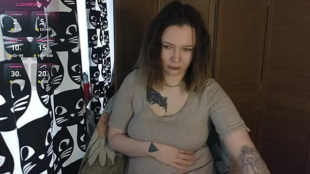 Snapshot of Ozalin_ chatting on June 1, 2026, 12:18 pm Ozalin online show from June 1, 2026, 12:18 pm