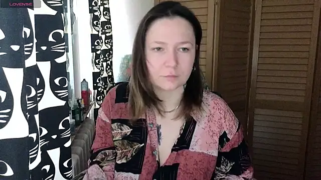 Snapshot of Ozalin_ chatting on June 5, 2026, 12:22 pm Ozalin online show from June 5, 2026, 12:22 pm