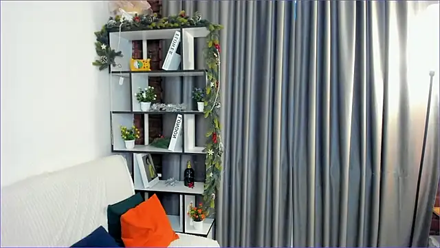 SweetBlur online show from February 7, 2026, 5:11 am