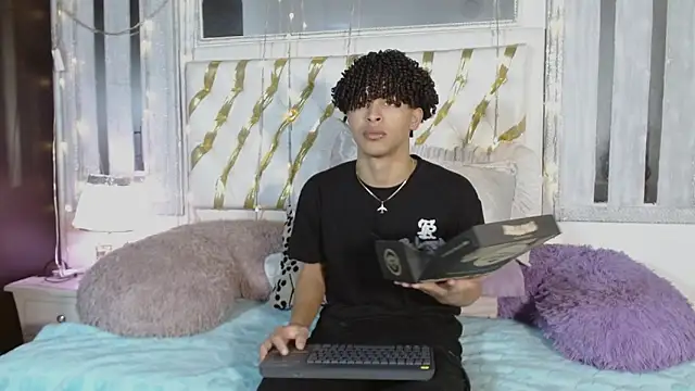 Snapshot of ian_smith_ chatting on February 27, 2026, 12:16 pm ian smith online show from February 27, 2026, 12:16 pm