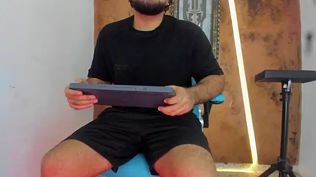 Chris Evans22 online show from February 21, 2026, 12:17 pm