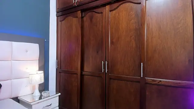 Snapshot of RED_VIOLETH chatting on February 2, 2026, 2:27 pm RED VIOLETH online show from February 2, 2026, 2:27 pm