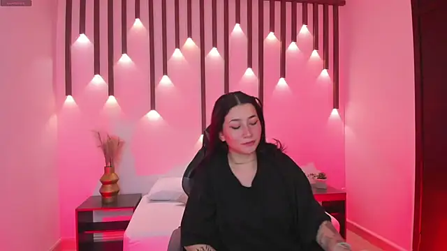 charlottee27  online show from April 21, 2026, 2:15 am