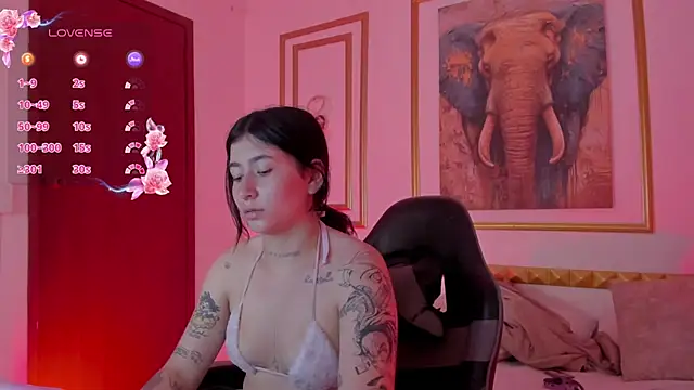 charlottee27  online show from July 2, 2026, 2:22 am