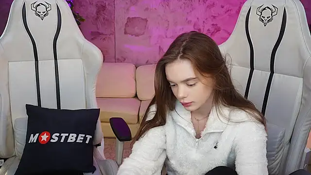 Snapshot of Zlata_Sky chatting on January 10, 2025, 11:29 pm Zlata Sky online show from January 10, 2025, 11:29 pm