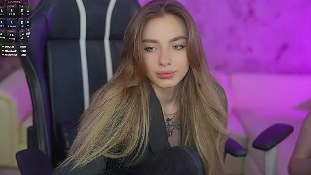 Snapshot of Zlata_Sky chatting on January 22, 2025, 10:48 pm Zlata Sky online show from January 22, 2025, 10:48 pm