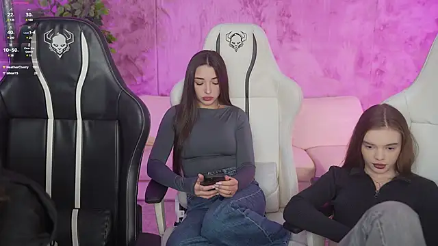 Snapshot of Zlata_Sky chatting on February 7, 2025, 3:41 pm Zlata Sky online show from February 7, 2025, 3:41 pm