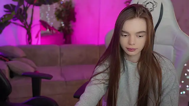 Snapshot of Zlata_Sky chatting on February 15, 2025, 12:04 am Zlata Sky online show from February 15, 2025, 12:04 am