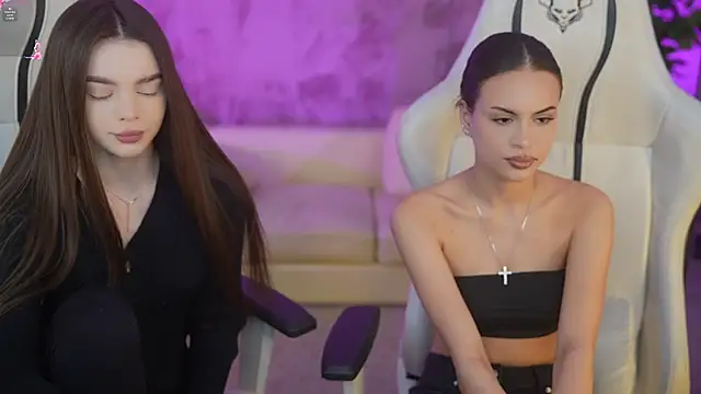 Snapshot of Zlata_Sky chatting on February 20, 2025, 7:30 pm Zlata Sky online show from February 20, 2025, 7:30 pm