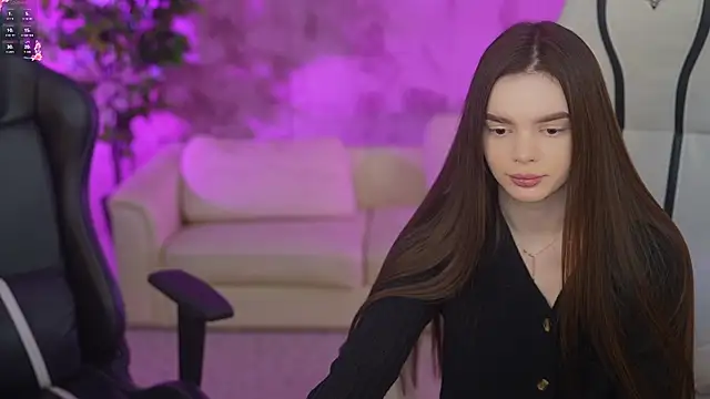 Snapshot of Zlata_Sky chatting on February 21, 2025, 1:44 am Zlata Sky online show from February 21, 2025, 1:44 am