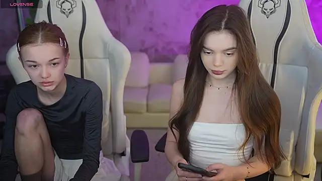 Snapshot of Zlata_Sky chatting on March 3, 2025, 10:42 pm Zlata Sky online show from March 3, 2025, 10:42 pm