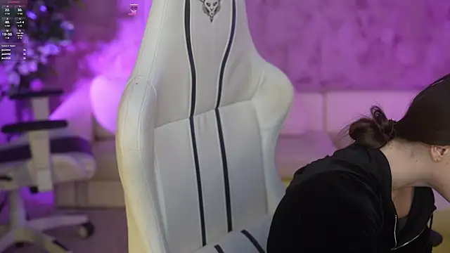 Snapshot of Zlata_Sky chatting on March 13, 2025, 9:37 pm Zlata Sky online show from March 13, 2025, 9:37 pm