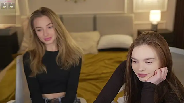 Snapshot of Zlata_Sky chatting on September 22, 2025, 6:43 pm Zlata Sky online show from September 22, 2025, 6:43 pm