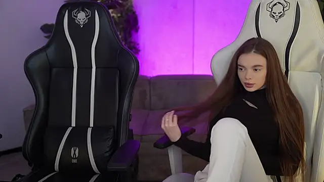 Snapshot of Zlata_Sky chatting on October 2, 2025, 6:48 pm Zlata Sky online show from October 2, 2025, 6:48 pm