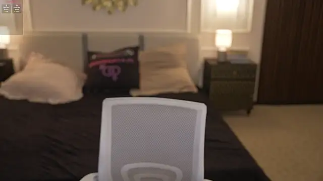 Snapshot of Zlata_Sky chatting on October 27, 2025, 3:49 pm Zlata Sky online show from October 27, 2025, 3:49 pm