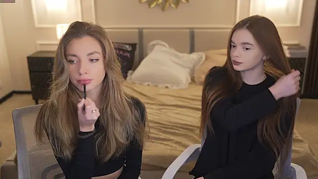 Snapshot of Zlata_Sky chatting on November 3, 2025, 7:48 pm Zlata Sky online show from November 3, 2025, 7:48 pm