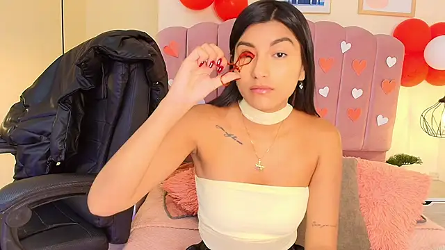 Snapshot of Ateneaaa_ chatting on February 18, 2026, 7:32 pm Ateneaaa online show from February 18, 2026, 7:32 pm